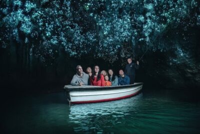 Small Group Waitomo and Rotorua including Te Puia Tour - 7:00 am pickup from Auckland: plan for the long ride