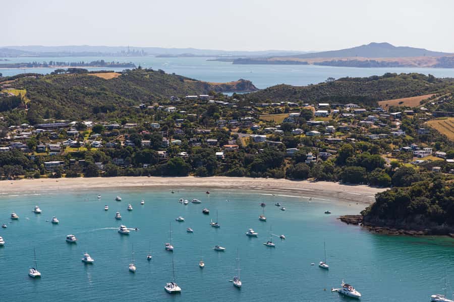 Waiheke Island: Afternoon Wine Tour with Oceanfront Lunch - KI Maha Lunch Overlooking Onetangi Beach (Plus the Wine)