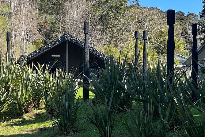 Waiheke Island History and Heritage Tour - Getting oriented on the water: Oneroa and the Hauraki Gulf