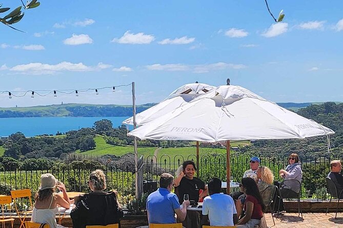 Waiheke Island Private Art Tour - Lunch at a painter’s studio: why this break matters