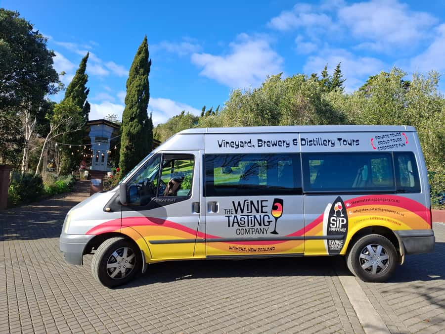 Waiheke Island: Sip and Savor 3 Vineyards Tour with Lunch - Sip and Savor: The Quick Pitch on This Waiheke Wine Day